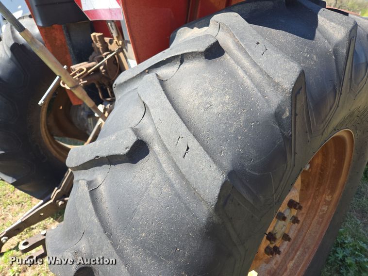 image for item EL5549 1992 Massey Ferguson 375 tractor