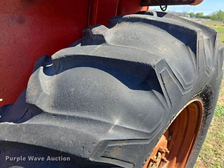 image for item EL5549 1992 Massey Ferguson 375 tractor