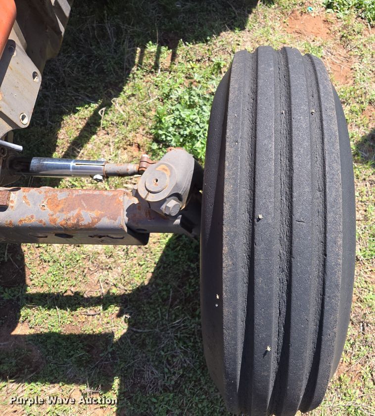 image for item EL5549 1992 Massey Ferguson 375 tractor