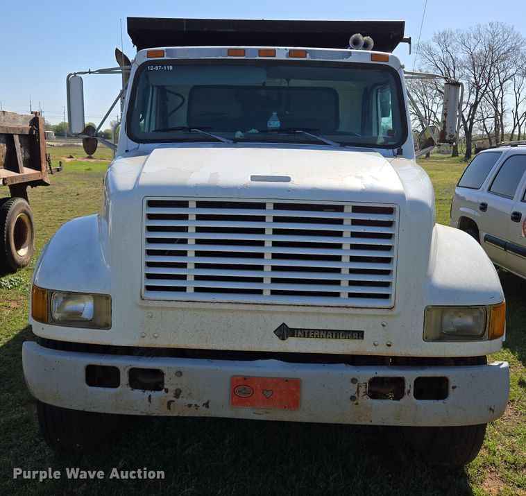 image for item EL5551 1997 International 4900 dump truck