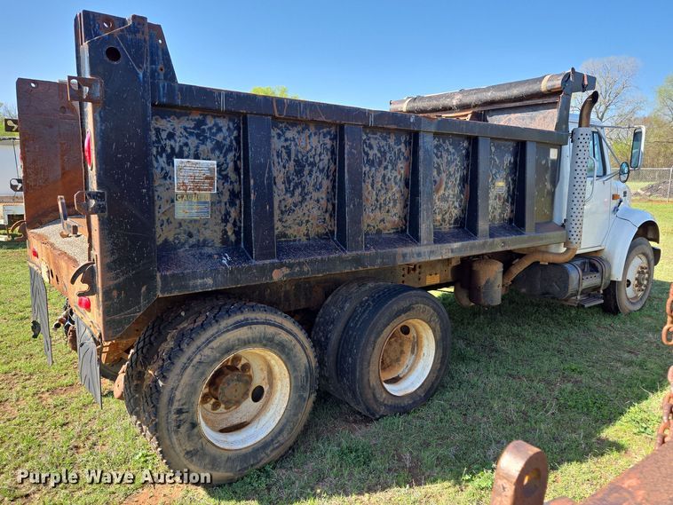image for item EL5551 1997 International 4900 dump truck