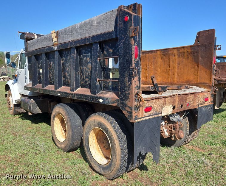 image for item EL5551 1997 International 4900 dump truck