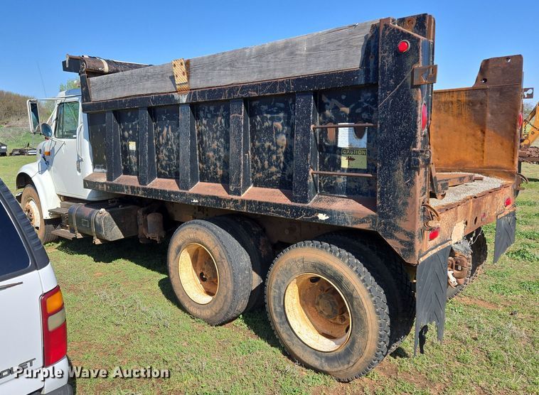 image for item EL5551 1997 International 4900 dump truck
