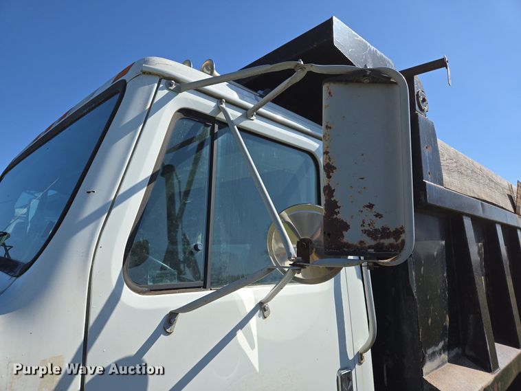 image for item EL5551 1997 International 4900 dump truck