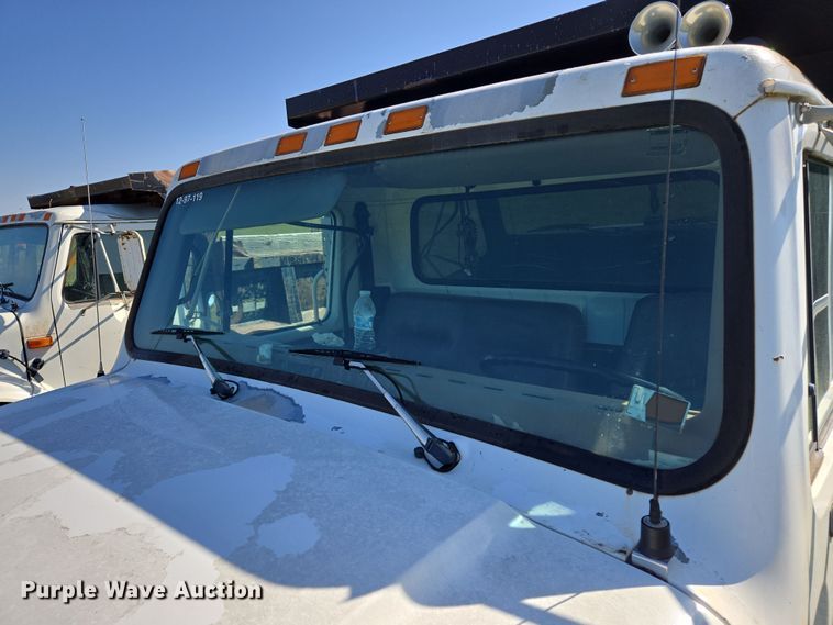 image for item EL5551 1997 International 4900 dump truck