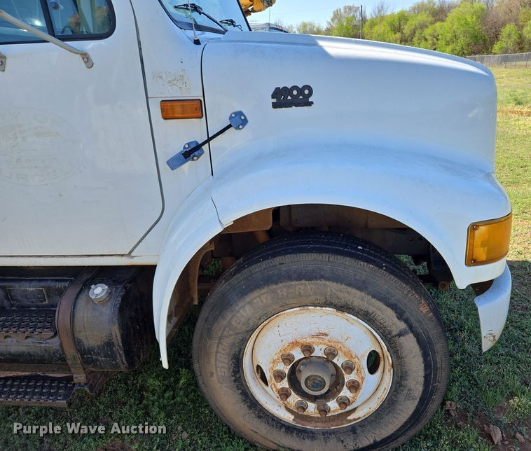 image for item EL5551 1997 International 4900 dump truck