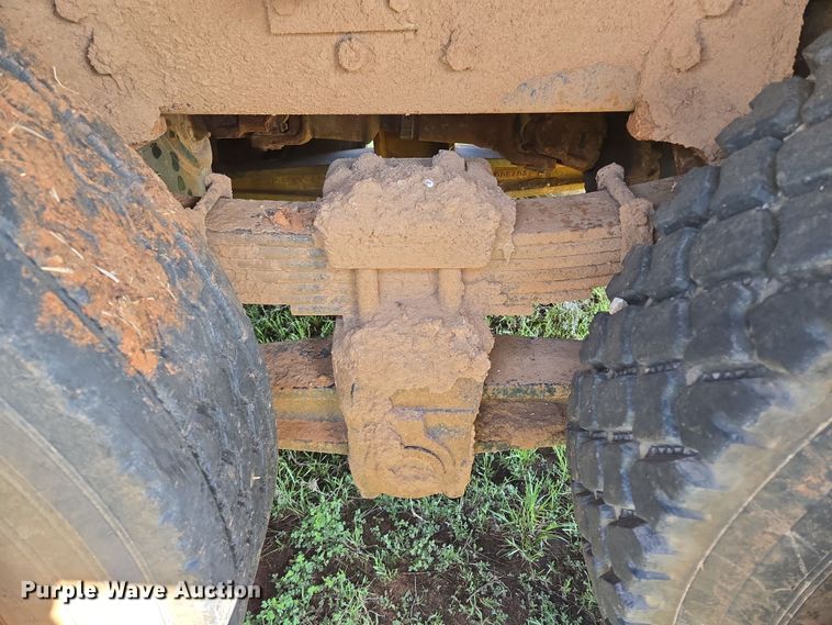 image for item EL5551 1997 International 4900 dump truck