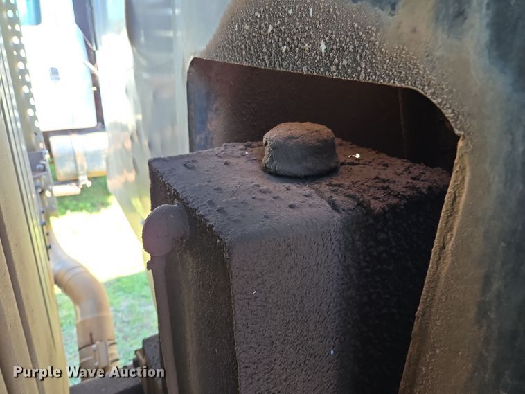 image for item EL5551 1997 International 4900 dump truck