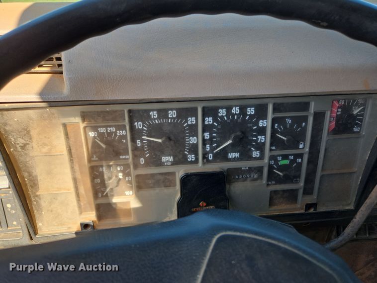 image for item EL5551 1997 International 4900 dump truck