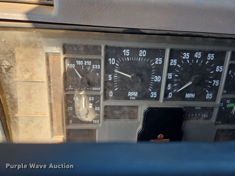 image for item EL5551 1997 International 4900 dump truck