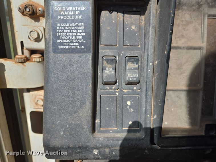 image for item EL5551 1997 International 4900 dump truck