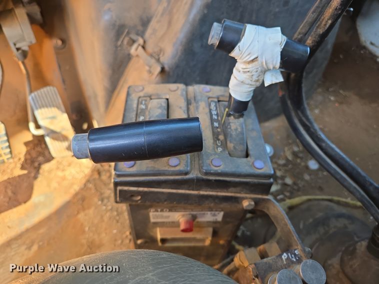 image for item EL5551 1997 International 4900 dump truck