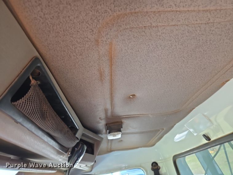 image for item EL5551 1997 International 4900 dump truck