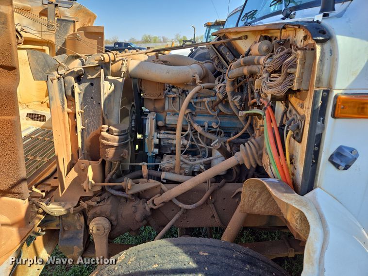 image for item EL5551 1997 International 4900 dump truck