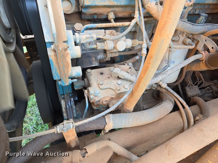 image for item EL5551 1997 International 4900 dump truck