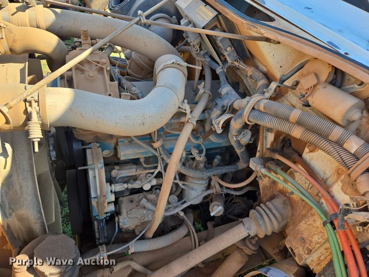 image for item EL5551 1997 International 4900 dump truck