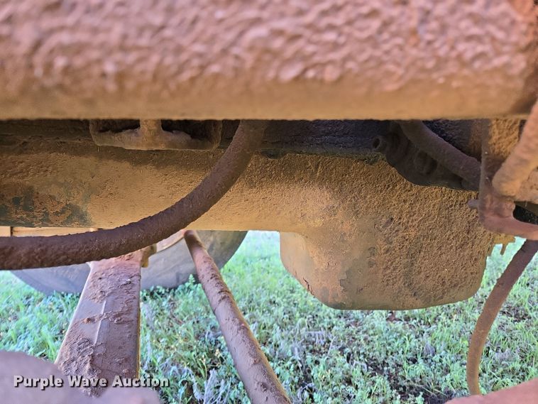 image for item EL5551 1997 International 4900 dump truck