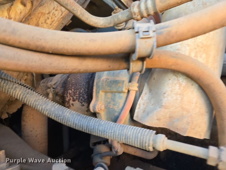 image for item EL5551 1997 International 4900 dump truck