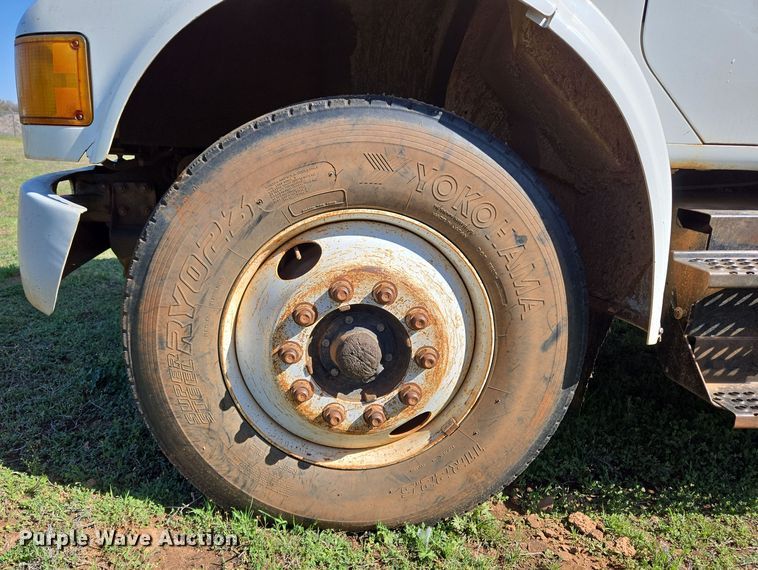 image for item EL5551 1997 International 4900 dump truck