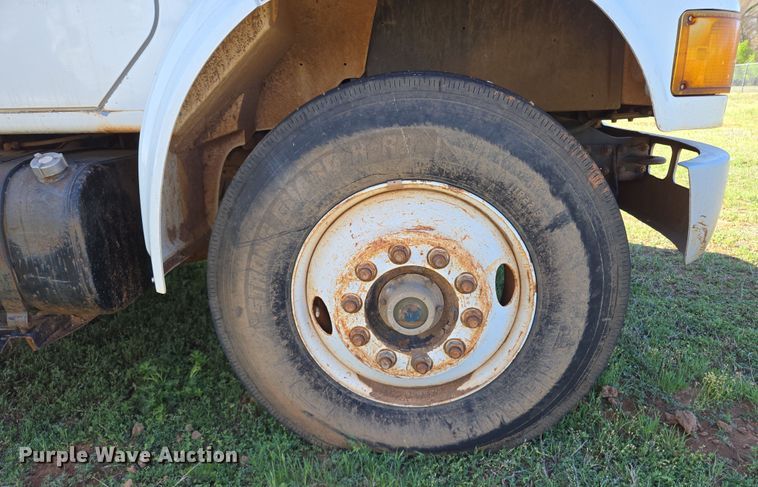 image for item EL5551 1997 International 4900 dump truck