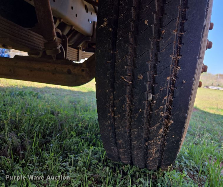 image for item EL5551 1997 International 4900 dump truck