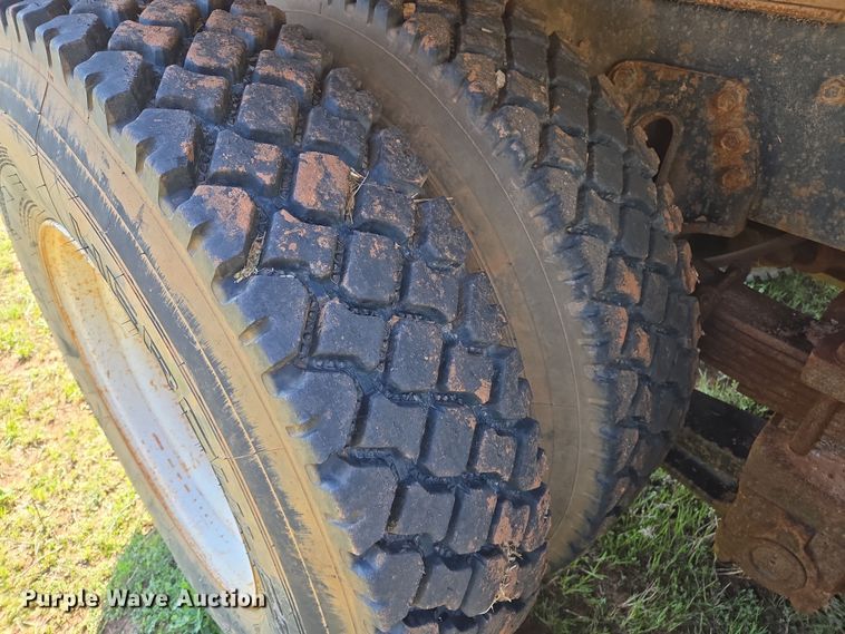 image for item EL5551 1997 International 4900 dump truck