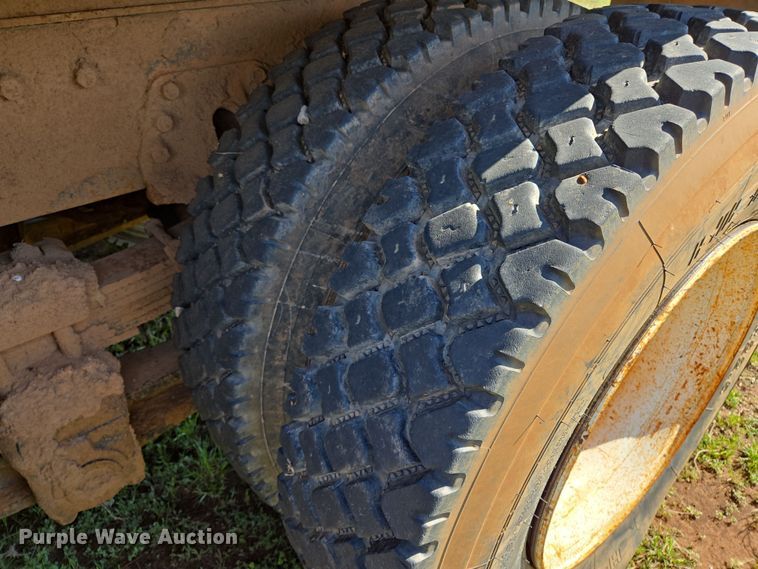 image for item EL5551 1997 International 4900 dump truck