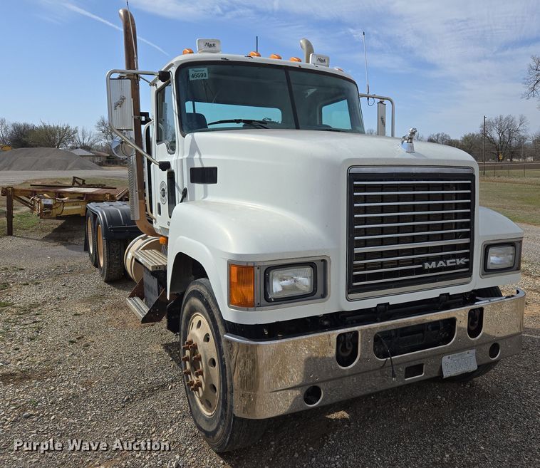 image for item EL5696 2008 Mack CHU613 semi truck