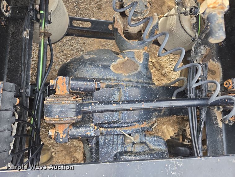 image for item EL5696 2008 Mack CHU613 semi truck