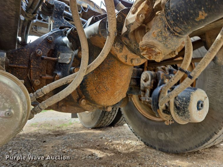 image for item EL5696 2008 Mack CHU613 semi truck