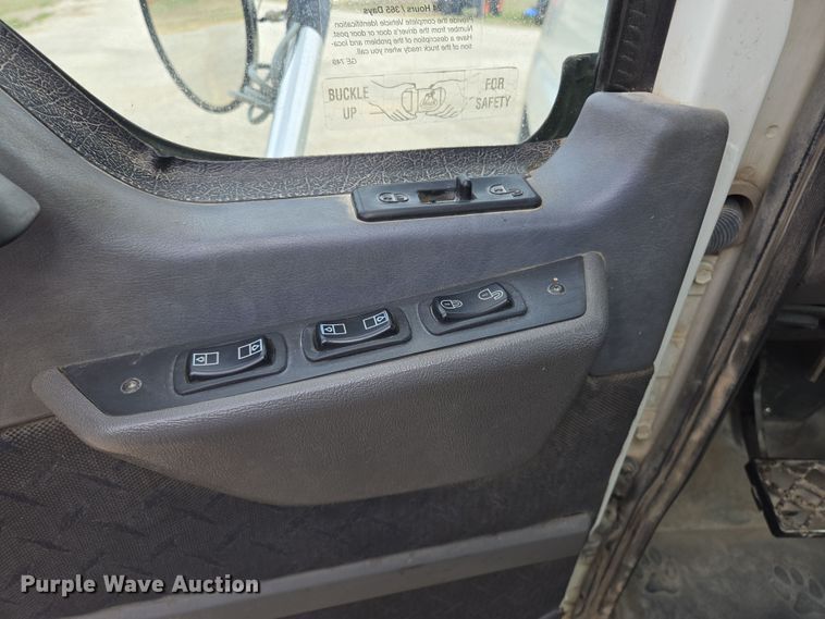 image for item EL5696 2008 Mack CHU613 semi truck