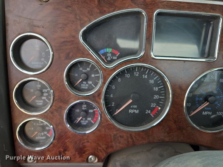 image for item EL5696 2008 Mack CHU613 semi truck