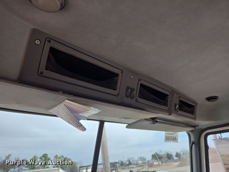 image for item EL5696 2008 Mack CHU613 semi truck