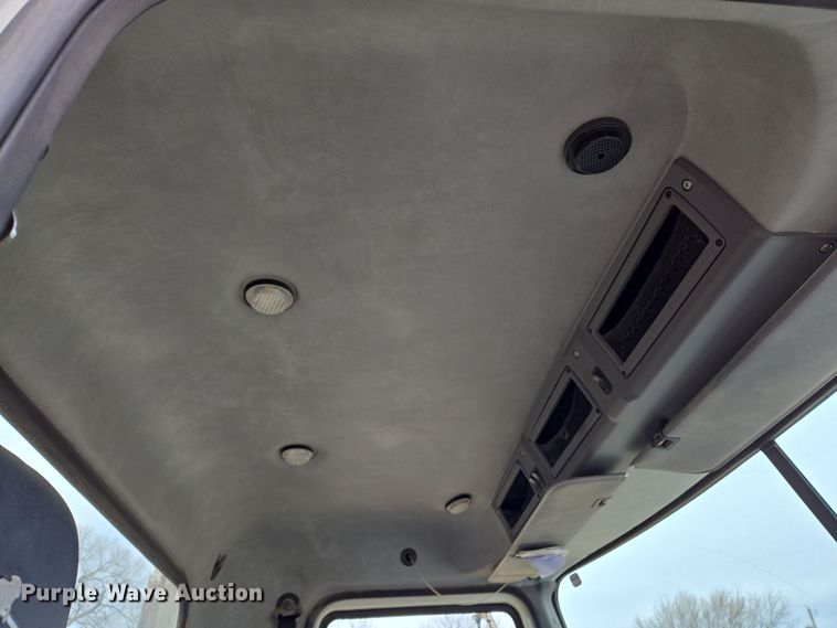 image for item EL5696 2008 Mack CHU613 semi truck