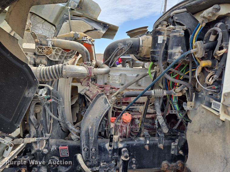 image for item EL5696 2008 Mack CHU613 semi truck