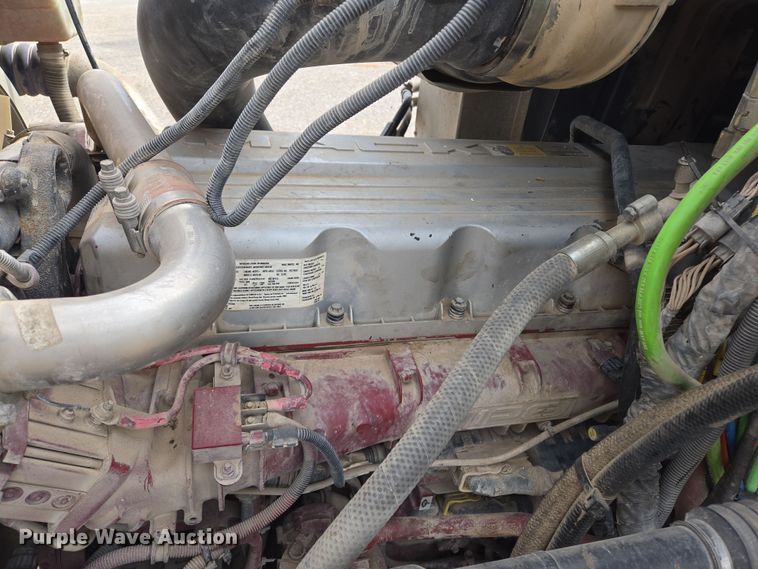 image for item EL5696 2008 Mack CHU613 semi truck