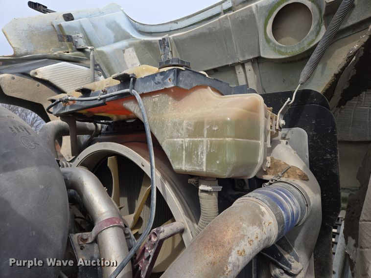 image for item EL5696 2008 Mack CHU613 semi truck