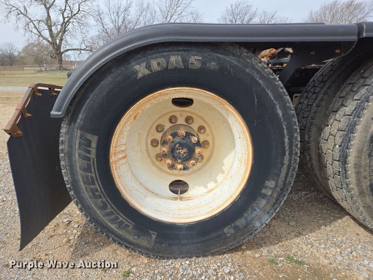 image for item EL5696 2008 Mack CHU613 semi truck