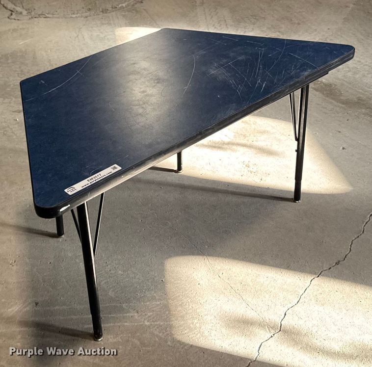 image for item EM3517 (8) tables