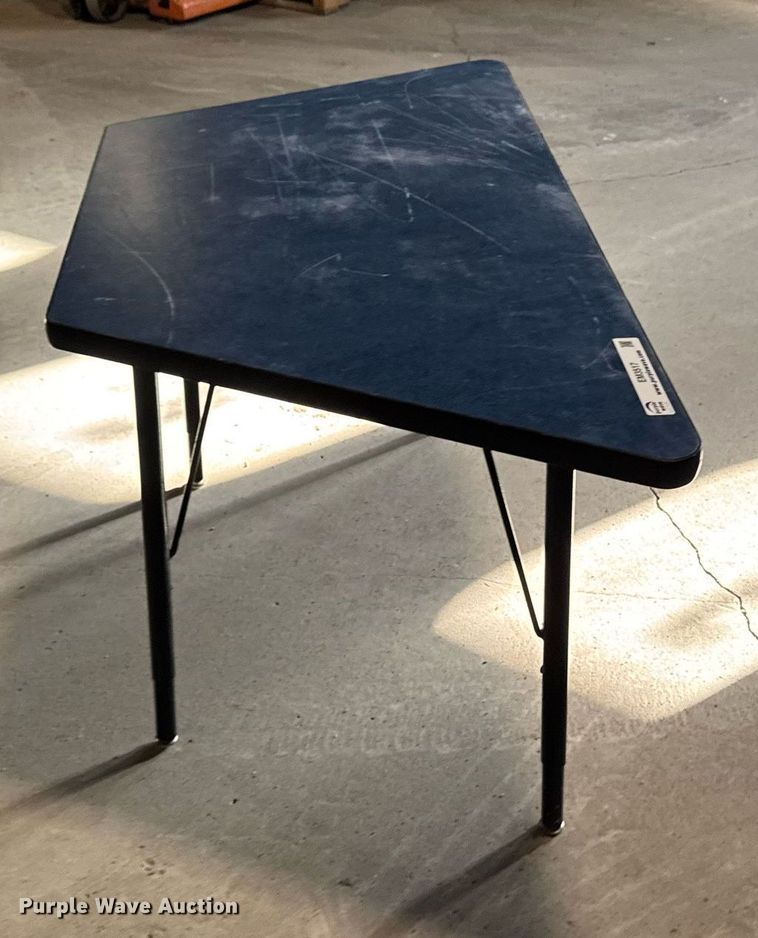 image for item EM3517 (8) tables