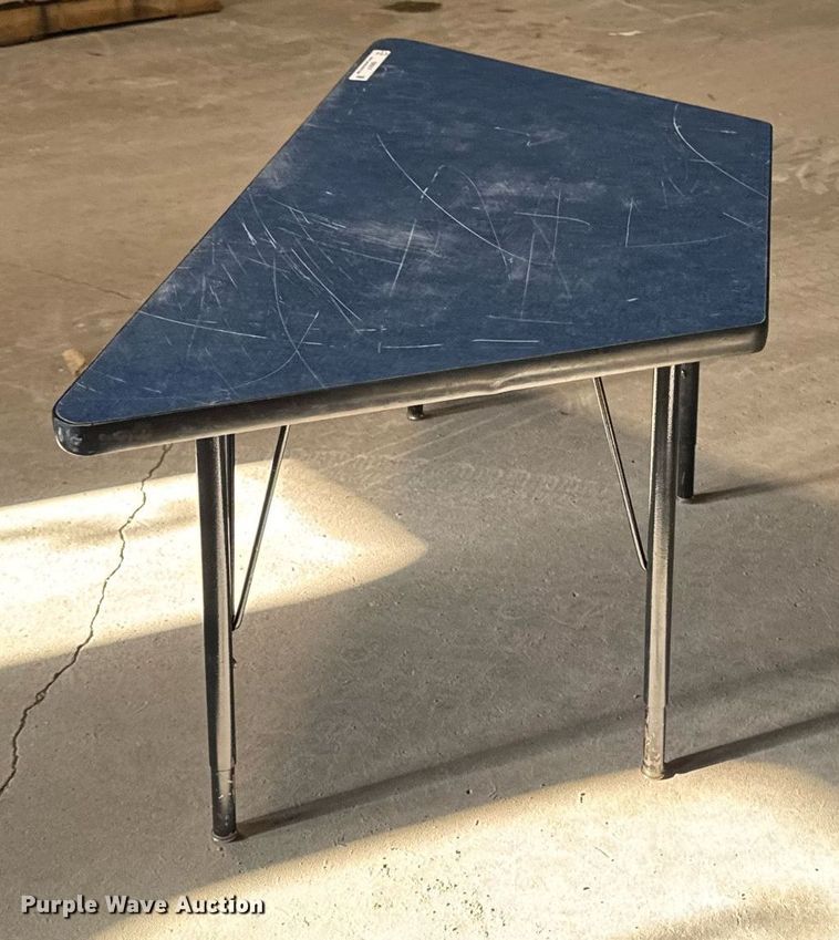 image for item EM3517 (8) tables