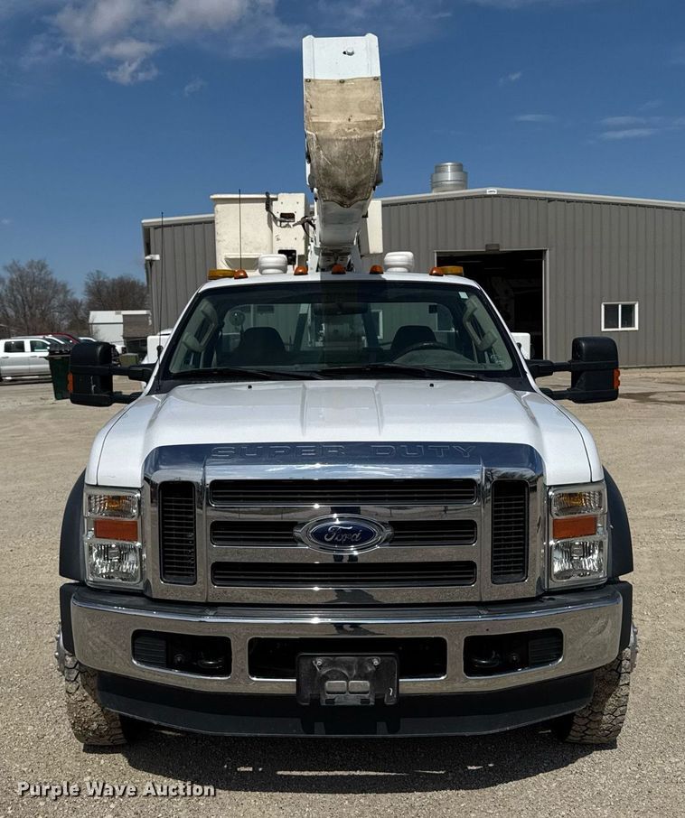 image for item EM3717 2008 Ford F550 Super Duty XLT bucket truck