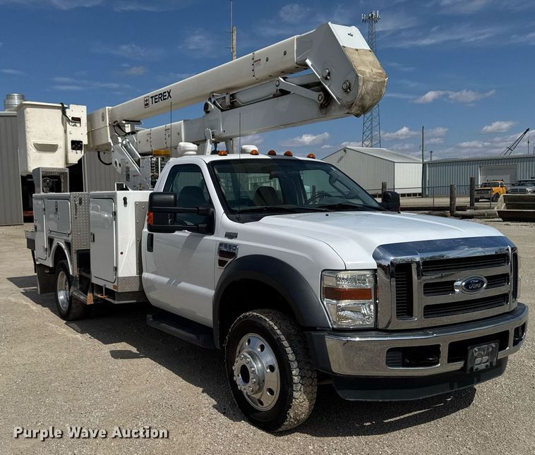 image for item EM3717 2008 Ford F550 Super Duty XLT bucket truck