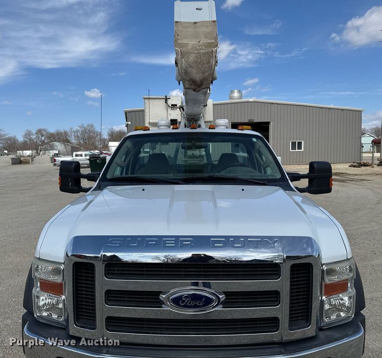 image for item EM3717 2008 Ford F550 Super Duty XLT bucket truck