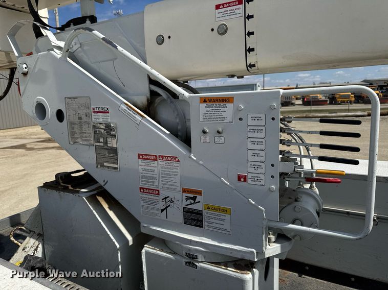 image for item EM3717 2008 Ford F550 Super Duty XLT bucket truck