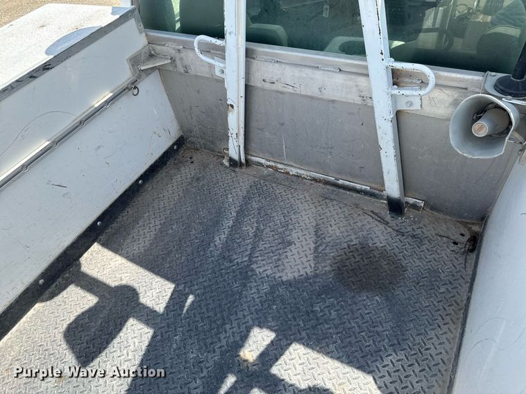 image for item EM3717 2008 Ford F550 Super Duty XLT bucket truck