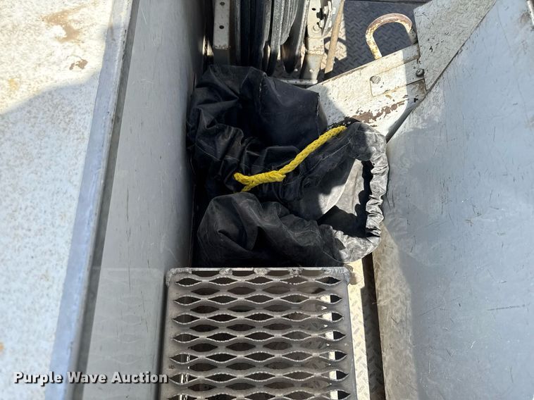 image for item EM3717 2008 Ford F550 Super Duty XLT bucket truck