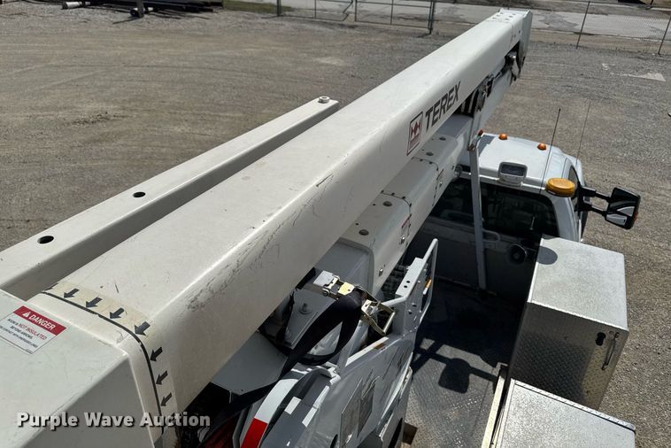 image for item EM3717 2008 Ford F550 Super Duty XLT bucket truck