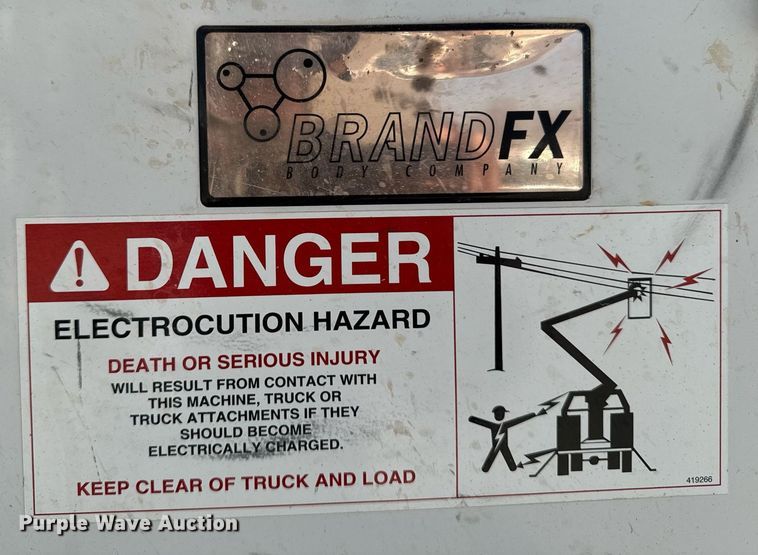 image for item EM3717 2008 Ford F550 Super Duty XLT bucket truck