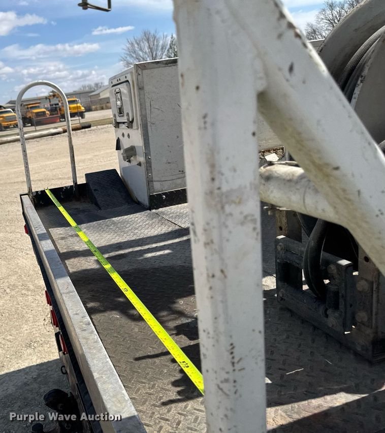 image for item EM3717 2008 Ford F550 Super Duty XLT bucket truck